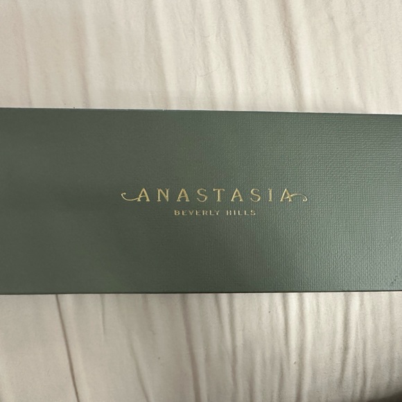 Anastasia Beverly Hills Other - Anastasia Nouveau Eye Shadow Palette